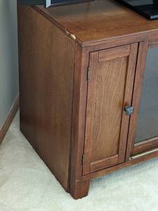 lot 86 image: Wood Entertainment Stand