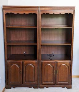 lot 87 image: Pair of Wood Bookcases