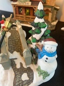 lot 203 image: Variety of Beautiful Holiday Decorations Including Santas Workshop