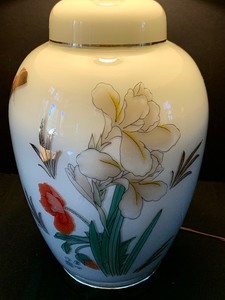 lot 209 image: Vintage MCM Chinese Hand Painted Ginger Jar Lamp