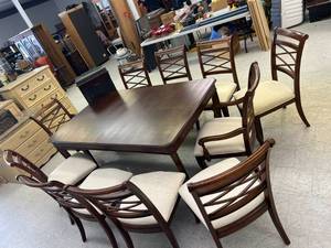 Dining Room Table with 2 Leaves &amp 10 Chairs (2 Captains)