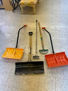 Snow Shovels & Long Handle Tools