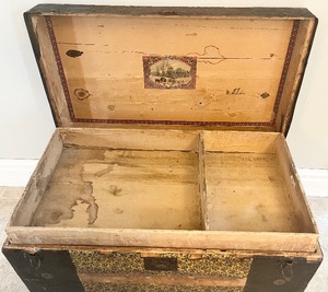 lot 5 image: Antique Floral Steamer Trunk