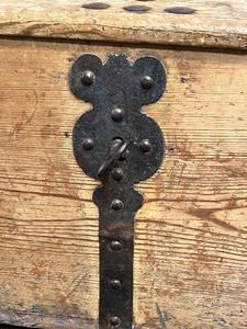 lot 42 image: Vintage Rustic Wood & Metal Trunk