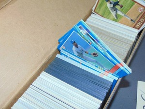 lot 28 image: Mixed Lot of Assorted Sports Cards