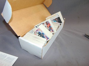 lot 32 image: Mixed Lot of Assorted Sports Cards