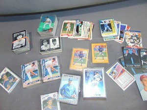 lot 39 image: Mixed Lot of Assorted Sports Cards