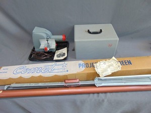 lot 42 image: Skot Projector with Comet Projection Screen