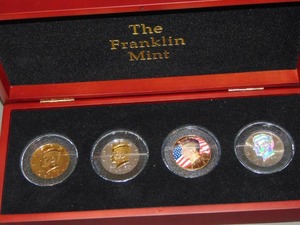 lot 46 image: The Franklin Mint JFK Coin Collectors Set