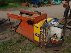 Allis Chalmers Pallet Jack ACWF-40 with Battery Puller Attachment