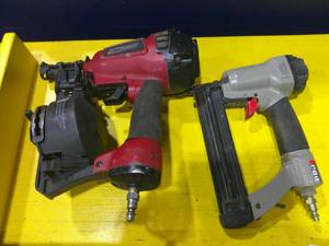 2 pneumatic nail guns - Untested