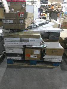 Pallet of Mixed Flooring - Small Quantities - Mixed