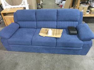 Nice Little Couch - Cosmetic Damage