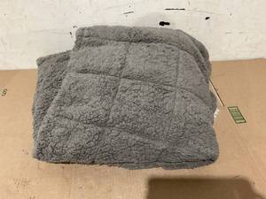 lot 327 image: Queen Size White Fur Comforter