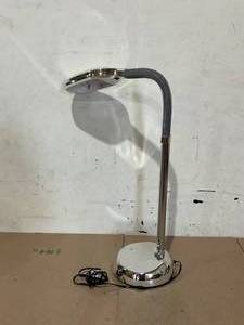 lot 361 image: 31.5 Desk Lamp
