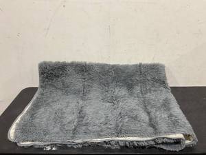 lot 223 image: 5x7 Grey Area Rug