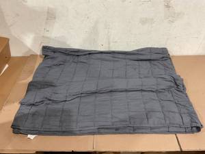 lot 108 image: King Size Grey Comforter