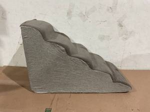 lot 141 image: 5-Tier Pet Steps Grey