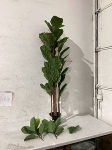 lot 497 image: Pure Garden Artificial Rubber Plant. MINOR TRANSIT DAMAGE. 72
