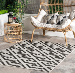 lot 629 image: Cerelia Moroccan Trellis 5x8 Indoor and Outdoor Area Rug