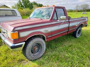 lot 4 image: 1988 Ford Pickup