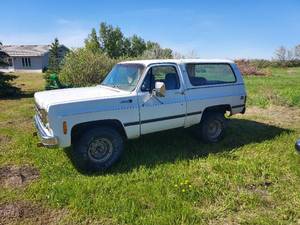 lot 2 image: 1976 GMC JIMMY K1500