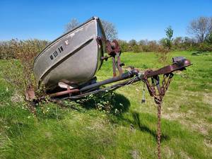 lot 11 image: 1956 Aluminum Tonka Craft Boat with Trailer