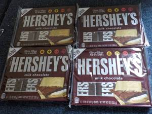 4 x 6 packs Hersheys Full Size Candy Bars