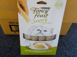 30 x 4 packs Natural Chicken in a Demi Glaze Purina Fancy Feast Savory Cat Treats retail $3 each