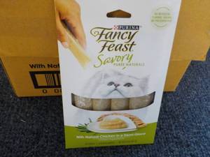30 x 4 packs Natural Chicken in a Demi Glaze Purina Fancy Feast Savory Cat Treats retail $3 each
