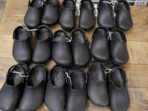 9 New Childrens Clogs size 131...