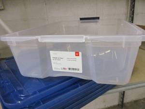 Plastic Bins, 26 qt, 6 bins (1 damaged)