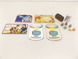 Lot of Vintage Advertising Sewing Needles, Thimbles, etc.