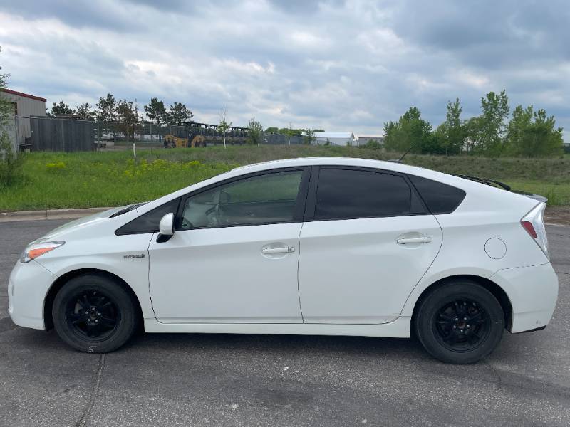 2013 Toyota Prius Three - 2 OWNERS