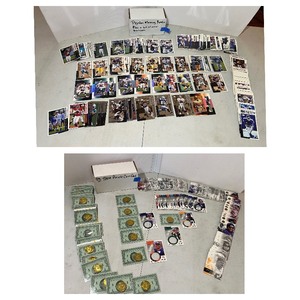 lot 31 image: 1998 Pinnacle cards Rookies Peyton Manning, Randy Moss & Ahman Green Pros Rice, Smith, Bledsoe, Favre, Elway, Marino