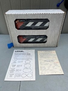 lot 19 image: (2) Lionel Diesel Locomotive trains in box
