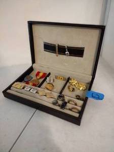 lot 62 image: Vintage tie clips, tie tacks, cuff links, military medals in jewelry box