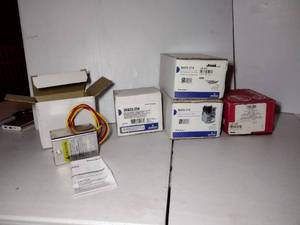 lot 240 image: Replacement White-Rogers Gas valve Honeywell replacement head Robert Shaw 7200ER 24V gas valve