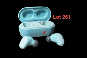 lot 261 image: Skullcandy wireless earbuds - powers up