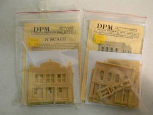 lot 12 image: DESIGN PRESERVATION MODELS N SCALE DPM OTTOS PARTS #503 & CHARS SODA SHOPPE #504 - NEW IN PACKAGE - FANTASTIC SET - SEE PICTURES