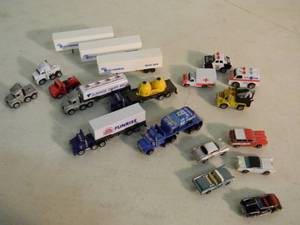 lot 19 image: N Scale Lot of 20 Cars, Trucks, Semi-Trailers & Emergency Vehicles - NICE - GREAT SET - SEE PICTURES