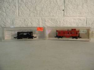 lot 23 image: ATLAS N Scale 70-TON ORE CAR ERIE MINING #3211 & CABOOSE GREAT NORTHERN #3589 - IN CASE - NICE - GREAT SET - SEE PICTURES