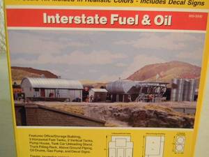 lot 37 image: WALTHERS CORNERSTONE SERIES N SCALE #933-3200 INTERSTATE FUEL & OIL - IN BOX - NICE - GREAT PIECE - SEE PICTURES