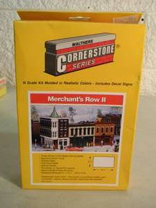 lot 38 image: WALTHERS CORNERSTONE SERIES N SCALE #933-3224 MERCHANTS ROW II - IN BOX - NICE - GREAT PIECE - SEE PICTURES