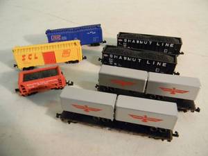 lot 49 image: ATLAS N SCALE TRAIN CAR COLLECTION LOOSE - NICE - GREAT PIECES - SEE PICTURES