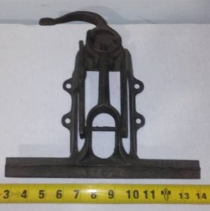 Antique Wentworth No. 1 Wood Saw Sharpening Vise.