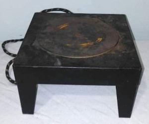 Vintage Raised Hot Plate.