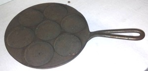 9.5 in. Cast Egg Griddle.