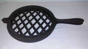 Cast Iron Hinged Double Broiler.