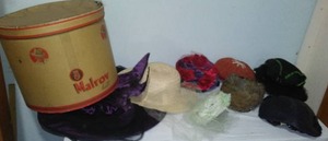 Vintage Malrow Hat Box and Hats. (8)